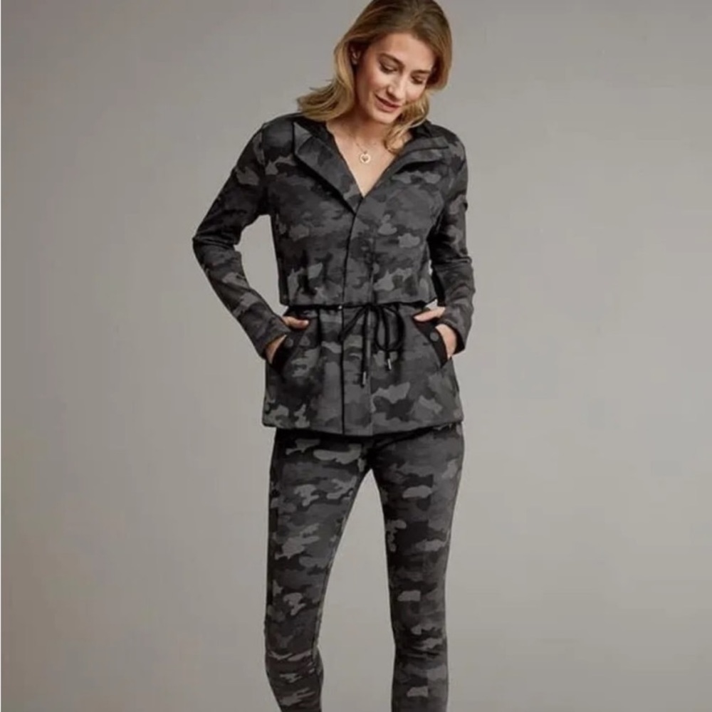 Cabi camo jacket cinch waist